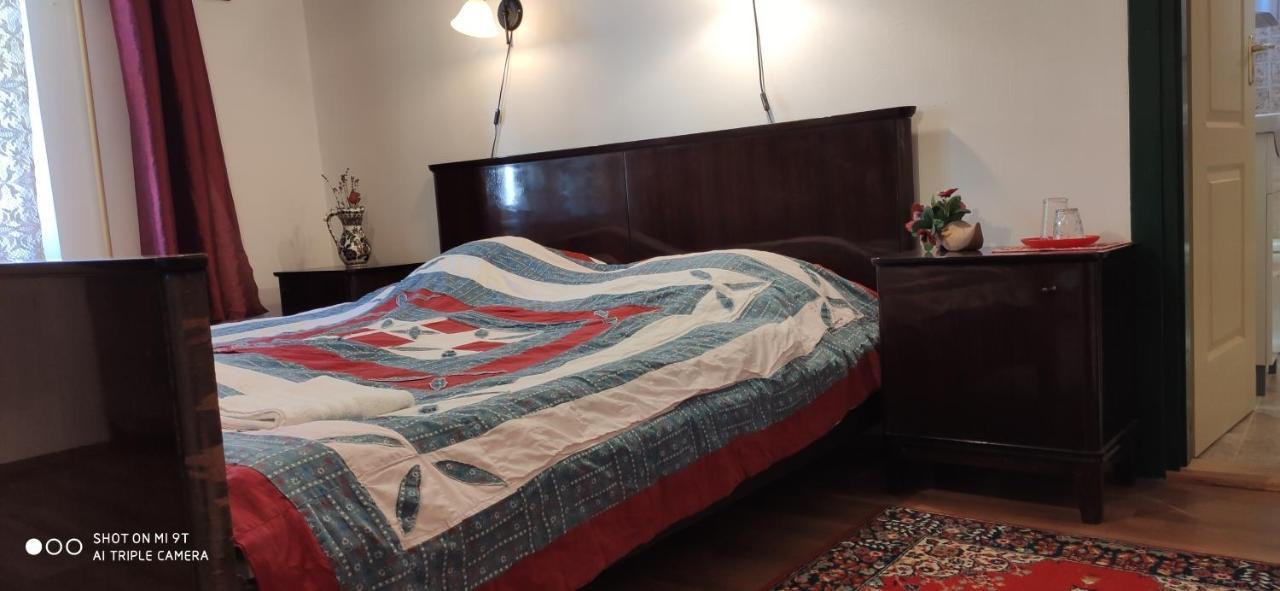Terez Haza Hotel Pazmand Buitenkant foto