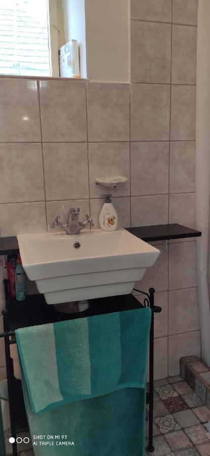 Terez Haza Hotel Pazmand Buitenkant foto