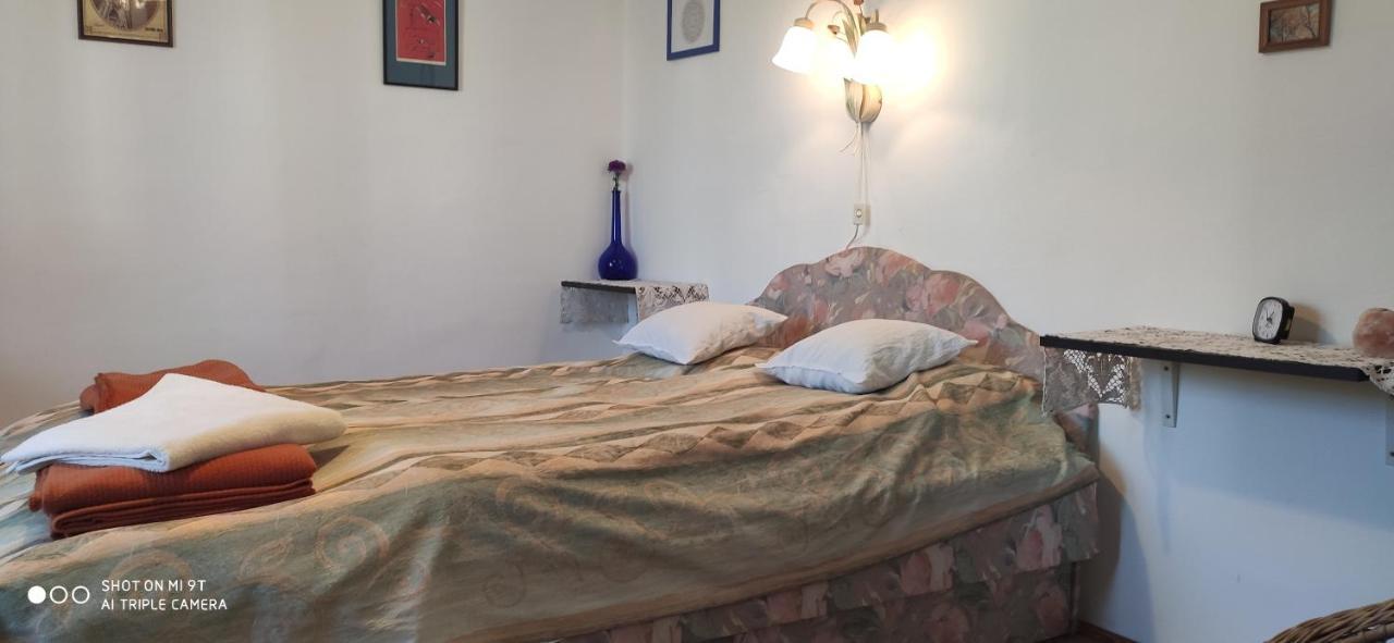 Terez Haza Hotel Pazmand Buitenkant foto