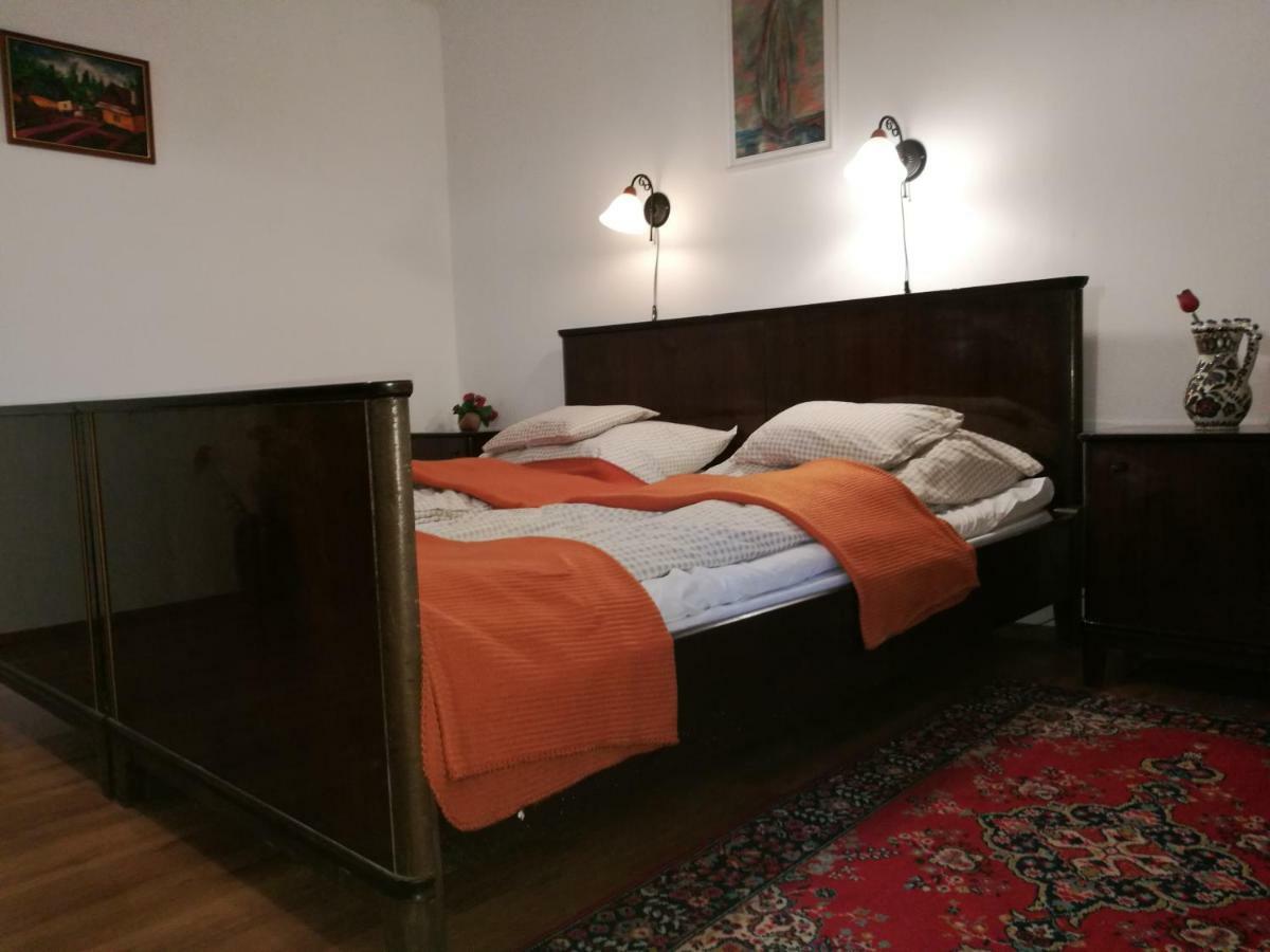 Terez Haza Hotel Pazmand Buitenkant foto